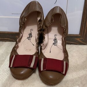 19. Bally Brown Leather Ballet Flats w/ Bow – EU 36.5 (US 6–6.5)